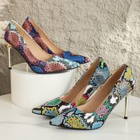 tacones de aguja con estampado de piel de serpiente para mujer elegantes zapatos de vestir de punta afilada tacones de moda para deslizarse