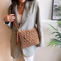 bolso de paja tejido cruzado estilo boho chic para mujeres practico para viajar y llevar el telefono y los elementos esenciales moderno bolso de playa con material de tela