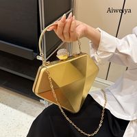 bolso de mano con forma de diamante para mujer elegante y versatil ideal para cenas europeas con asa de cadena