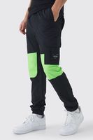 pantalon cargo resistente al agua ajustado con cintura elastica y botamanga negro