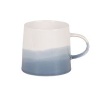 taza de ceramica blanca y azul