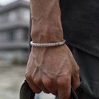 brazalete de estilo antiguo para hombres inspirado en el anillo mobius totem