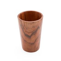 taza en madera de teca alta