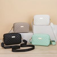 mini bolso bandolera de moda con relieve bolso de hombro de color solido bolso de mano y cartera casual para mujer