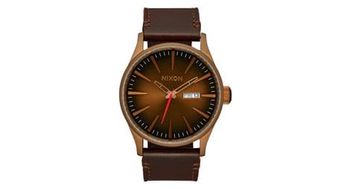 Reloj unisex nixon sentry  p  strong  leather  strong   p bronce negro